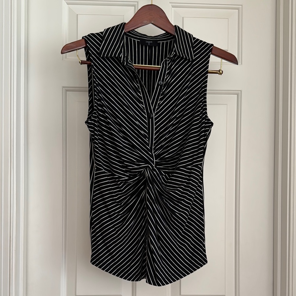 Tahari Top Size M Black White Stripes Collar Button-down Sleeveless Tie Front